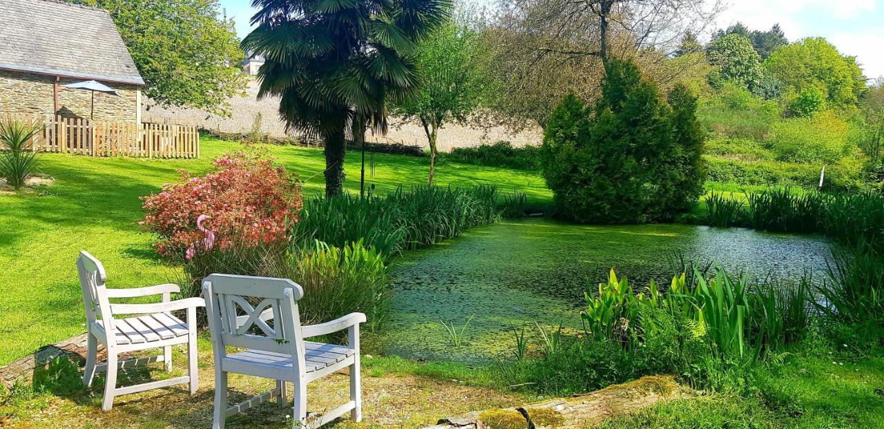 Le Vieux Moulin Gites - A Charming Stone Cottage With Garden View And Seasonal Pool Guégon Exterior foto